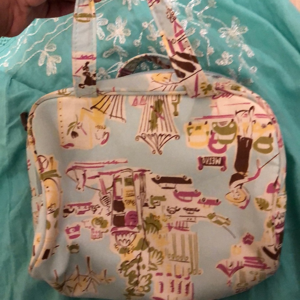 Beautiful Vacation Tunic And His Make Up Bag View 4